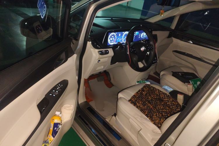 Used Buick GL8 2022 ES Landtrek 653T Comfort Edition