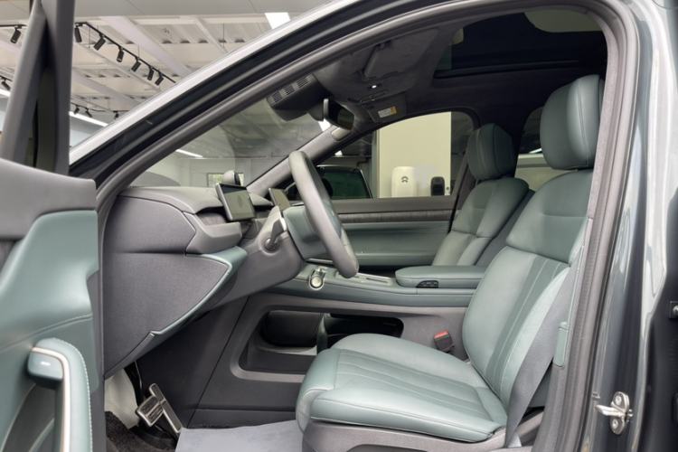 Used Nio ES8 2023 100kWh Signature Edition
