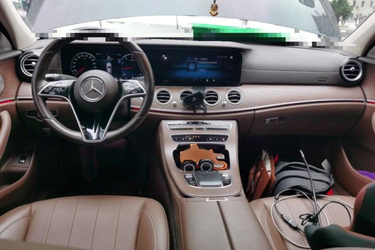 Used Mercedes-Benz E-Class 2022 E 300 L Stylish Model Center Console