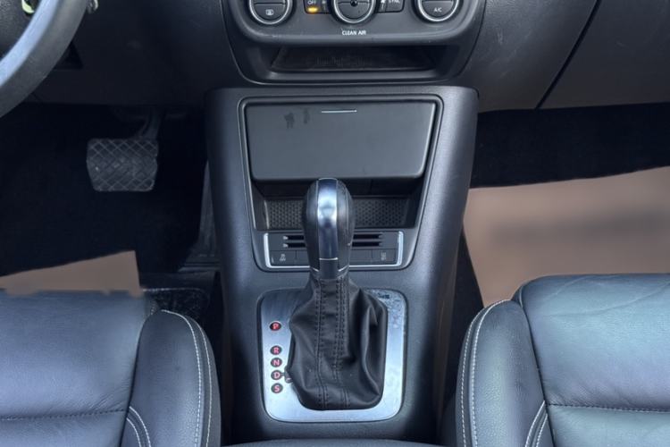 Used Volkswagen Tiguan 2017 300TSI Automatic Two-Wheel Drive Silk Road Comfort Edition Interior 11