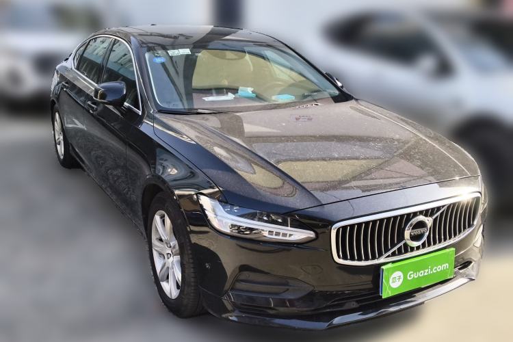 Used Volvo S90 2018 T4 Zhiyi Edition Front Right 45 Deg