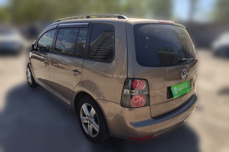 Used Volkswagen Touran 2015 1.4T DSG Comfort Edition 5 Seats Rear Left 45 Deg