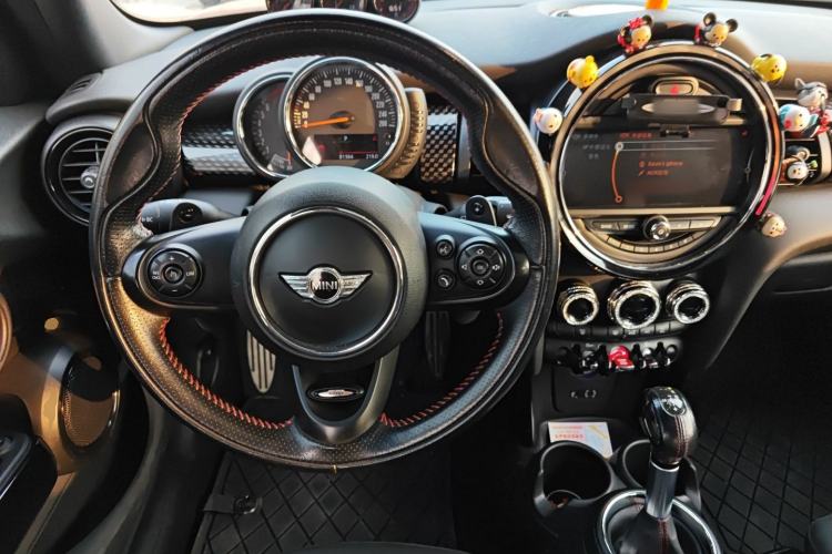 Used MINI 2016 2.0T COOPER S Performance Edition Five-Door Version Steering Wheel