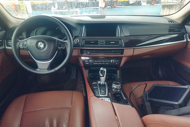 Used BMW 5 Series 2017 528Li Leading Model
