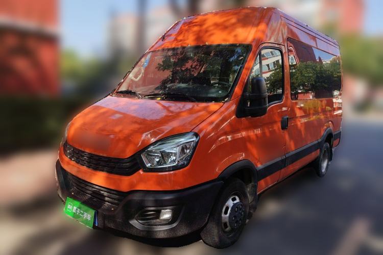 Used Iveco Eurocargo 2021 2.0T Manual Super Rui Long Wheelbase Short Overhang High Roof Side-Sliding Door F1A