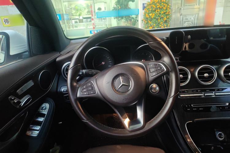 Used Mercedes-Benz GLC 2017 GLC 260 4MATIC Luxury Model
