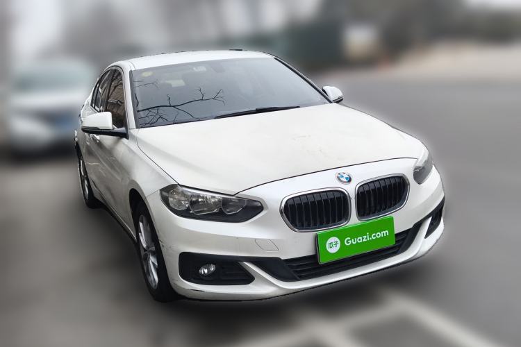 Used BMW 1 Series 2018 118i Fashion Model Front Right 45 Deg