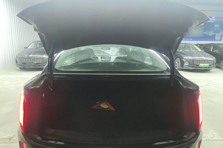 Used Hongqi E-QM5 2021 Charging Flagship Edition Trunk