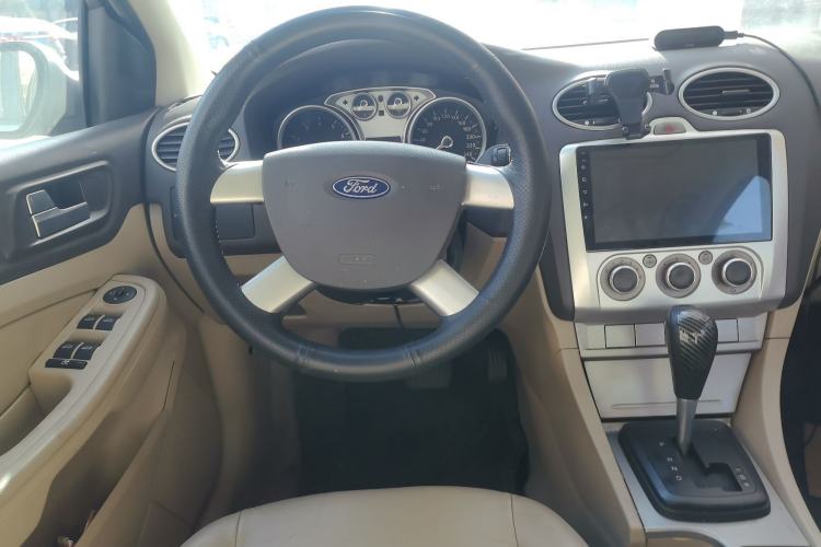 Used Ford Focus 2011 Sedan 1.8L Automatic Fashion Edition
