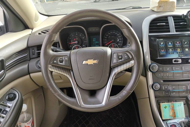Used Chevrolet Malibu 2014 2.4L Automatic Luxury Edition Steering Wheel