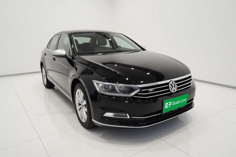 Used Volkswagen Magotan 2018 Facelift 330TSI DSG Luxury Model Exterior 1