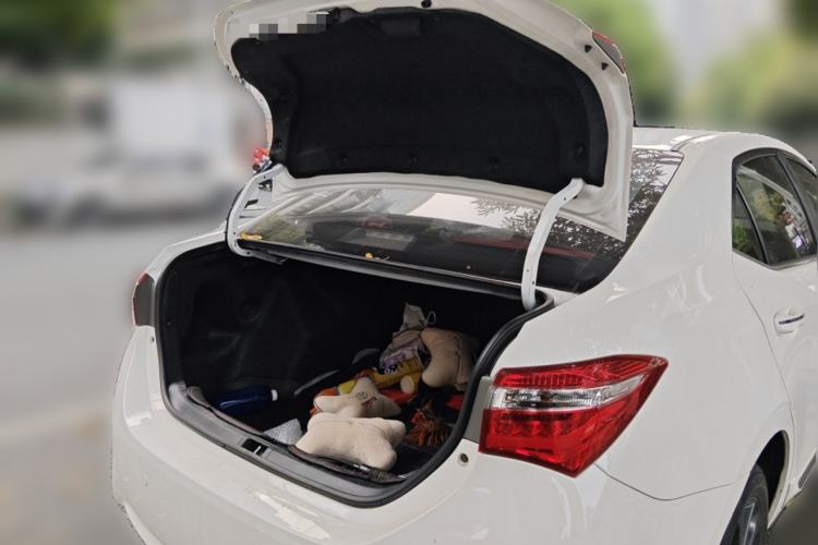 Used Toyota Corolla 2016 1.6L CVT GL-i Cool Edition Trunk