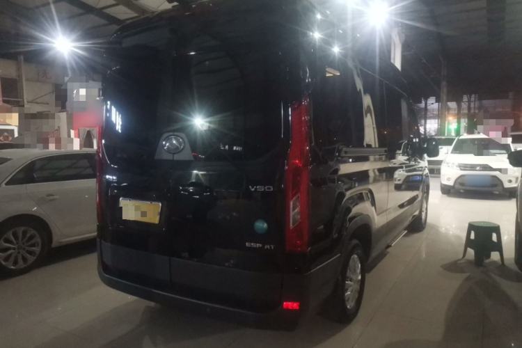 Used SAIC MAXUS Xintu V90 2022 2.0T Automatic Zhiyun King Rear-Drive Extended Wheelbase High-Roof Design with Single Rear Tire—6/7 Seater