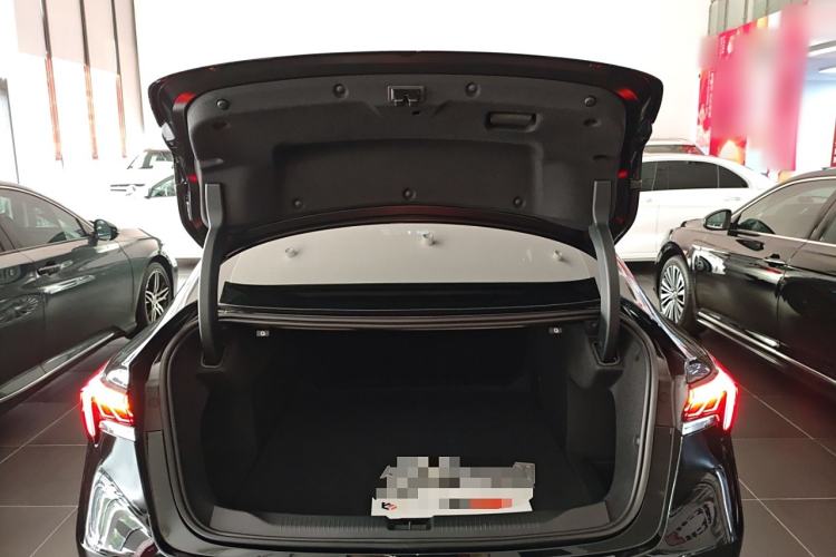 Used Buick LaCrosse 2025 28T Platinum Edition
