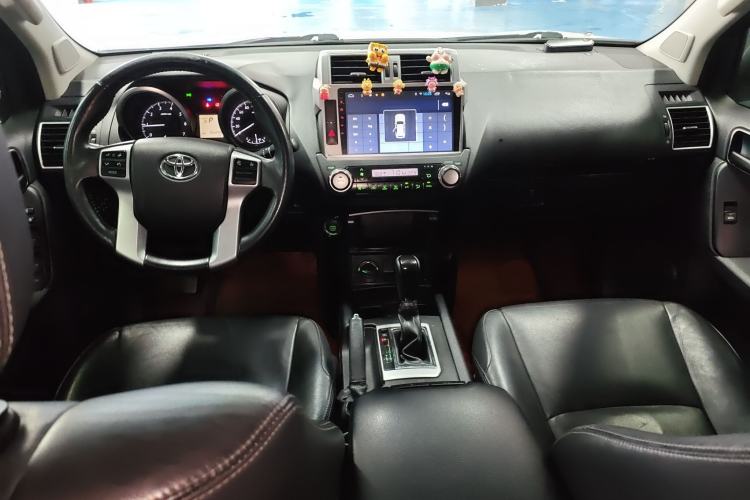Used Toyota Prado 2016 2.7L Automatic Standard Edition Center Console