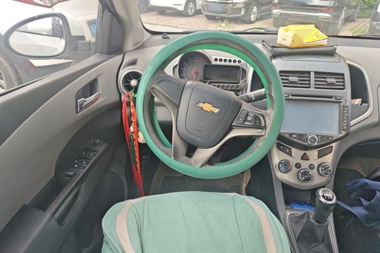 Used Chevrolet Aveo Sonic 2011 Sedan 1.4L MT SL