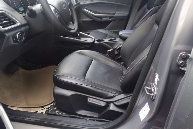 Used Ford Escort 2015 1.5L Automatic Fashion Model