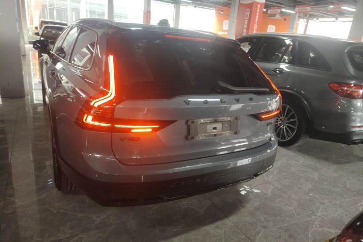 Used Volvo V90 2021 Cross Country B5 AWD Smart Range Edition