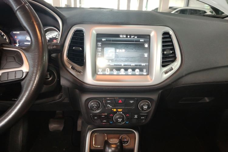 Used Jeep Compass 2017 200T Automatic Family Edition
