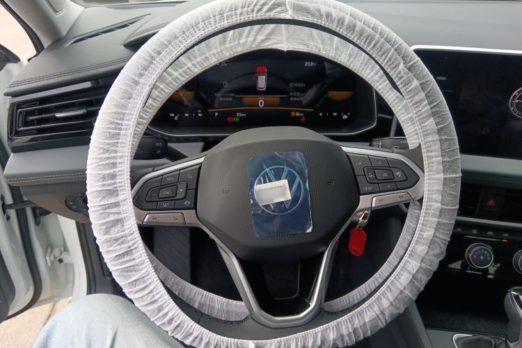 Used Volkswagen Sagitar 2025 Facelift 200TSI DSG Flyover Edition Steering Wheel