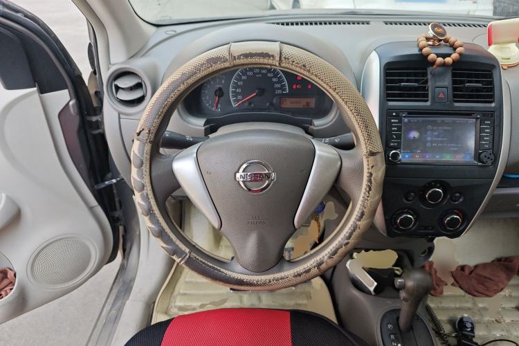 Used Nissan Sunny 2014 1.5XE CVT Elite Edition Steering Wheel