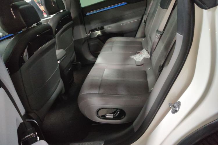 Used Zeekr 7X 2025 100 kWh Long-Range Rear-Wheel Drive with Intelligent Driving Features