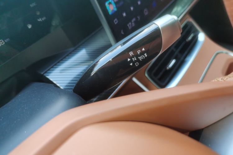 Used NETA L 2024 Extended-Range 310 Flash-Charge Red Edition