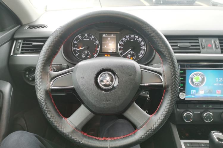 Used Skoda Octavia 2016 1.6L Automatic Chuanxing Edition Steering Wheel