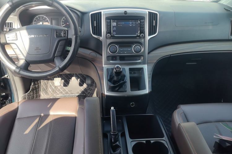 Used FORTHING Lingzhi PLUS 2021 Travel Edition 2.0L Manual Luxury 7-Seater
