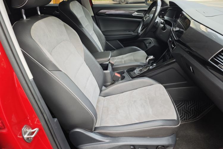 Used Volkswagen Tayron X 2020 330TSI Two-Wheel Drive Luxury Smart Connectivity Version Right Front Seat