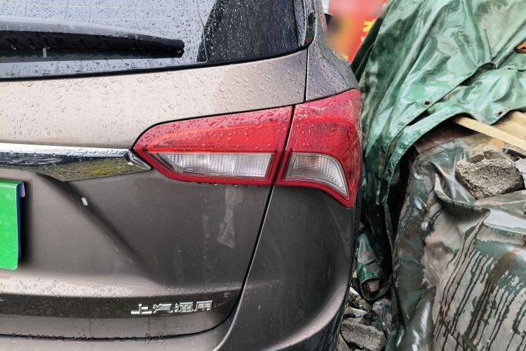 Used Buick Envision 2018 20T Two-Wheel-Drive Leading Model Exterior 2