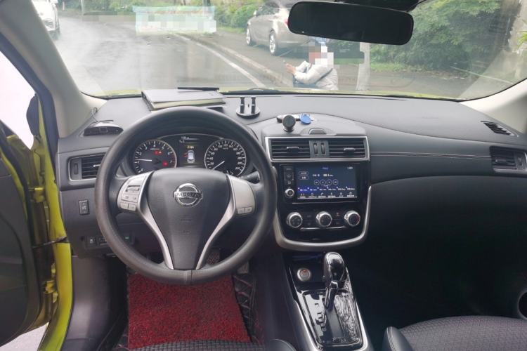 Used Nissan Tiida 2016 1.6L CVT Smart Drive Edition Interior 2