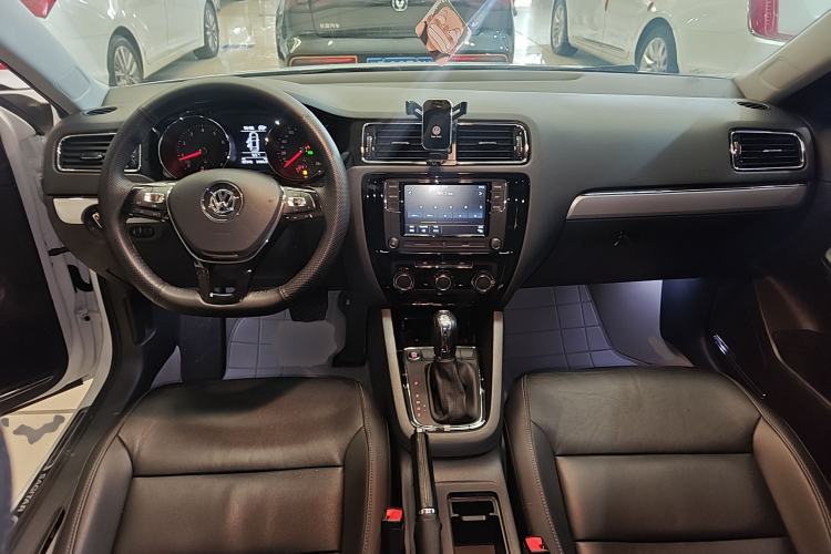 Used Volkswagen Sagitar 2018 280TSI DSG Comfort Model
