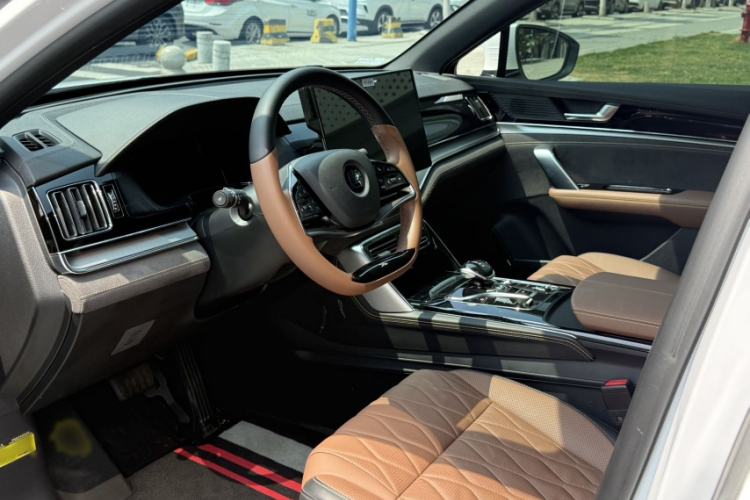 Used BYD Tang New Energy 2023 DM-i Champion Edition 112KM Prestige Model Interior 1