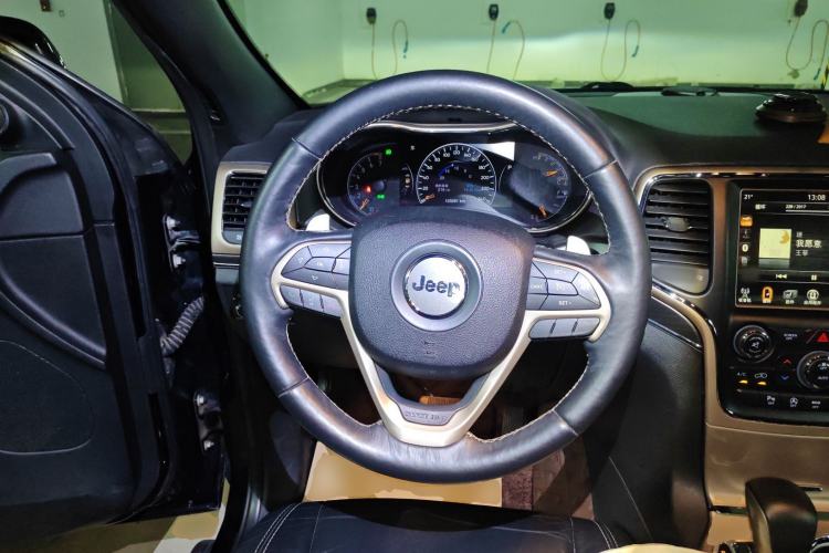 Used Jeep Grand Cherokee 2016 3.0L Comfort Navigation Edition
