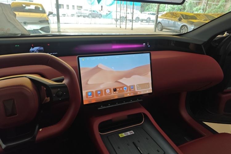 Used Avatr 12 2025 Updated Ultra All-Electric Four-Wheel Drive Center Console