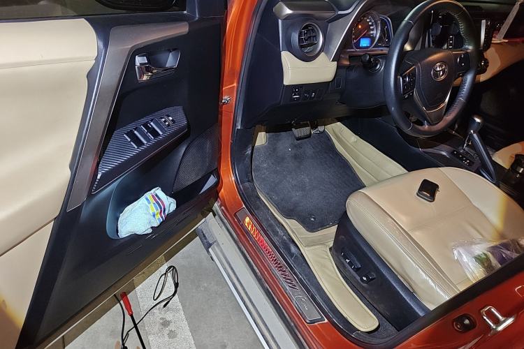 Used Toyota RAV4 2013 2.0L CVT Four-Wheel Drive New Edition
