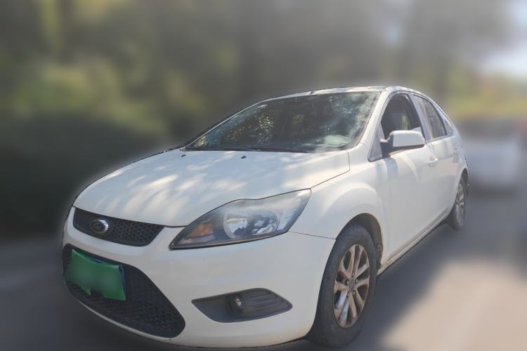Used Ford Focus 2013 Hatchback Classic 1.8L Automatic Base Model Front Left 45 Deg