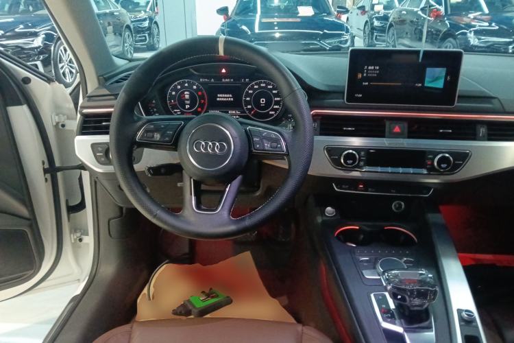 Used Audi A4L 2018 30th Anniversary Edition 40 TFSI Fashion Model
