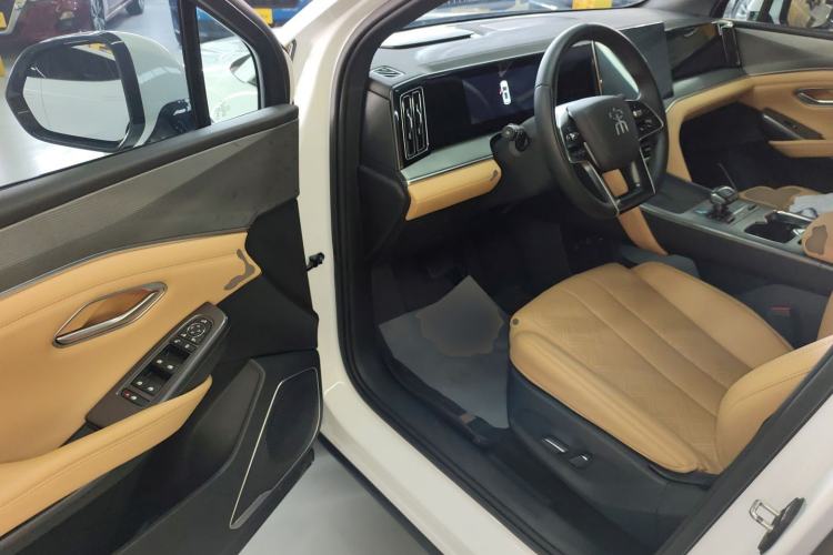 Used BYD Song L DM-i 2024 112 km Leading Edition Driver Seat