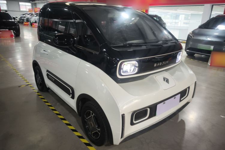 Used Baojun E300 2020 Starry Intelligence Edition Front Right 45 Deg