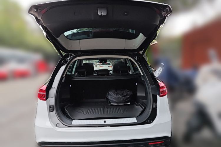 Used Hongqi HS5 2022 Revised Version 2.0T Smart Connect Flagship Edition Trunk