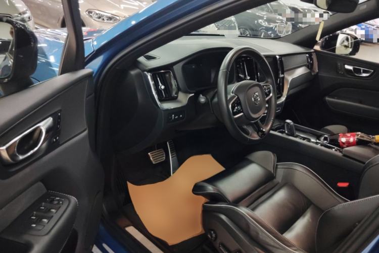 Used Volvo XC60 New Energy 2021 T8 E-Drive Hybrid Smart & Dynamic Edition