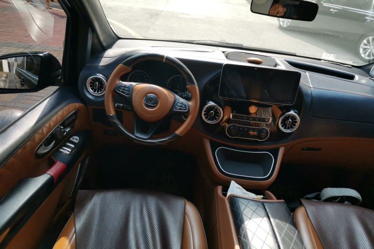 Used Mercedes-Benz Vito 2021 2.0T Elite Version 7 Seats Steering Wheel