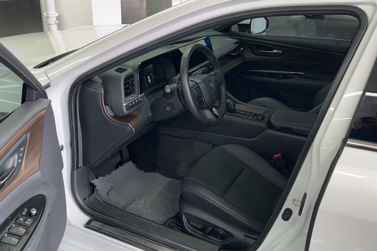 Used Toyota Crown 2024 2.5L Comfort Edition
