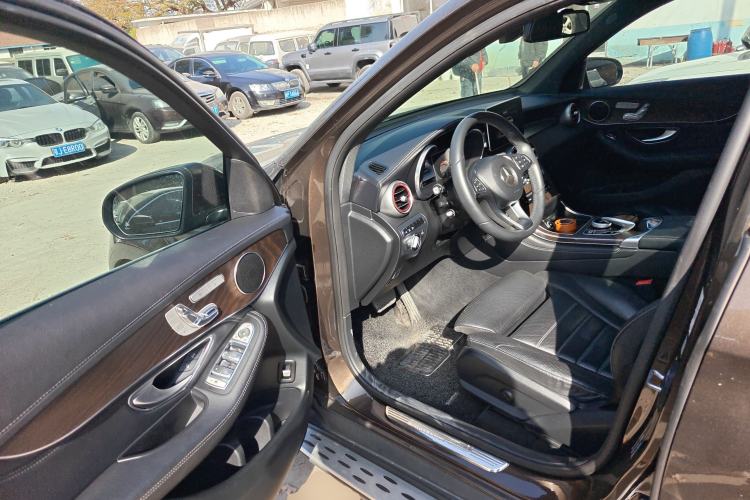 Used Mercedes-Benz GLC 2016 GLC 300 4MATIC Luxury Model