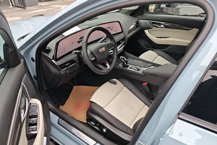 Used Cadillac CT5 2025 28T Track Performance Edition + Peak Track Optional Package
