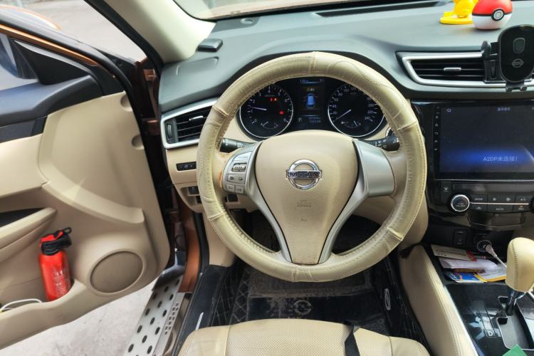 Used Nissan X-Trail 2014 2.5L CVT Leading Edition 4WD
