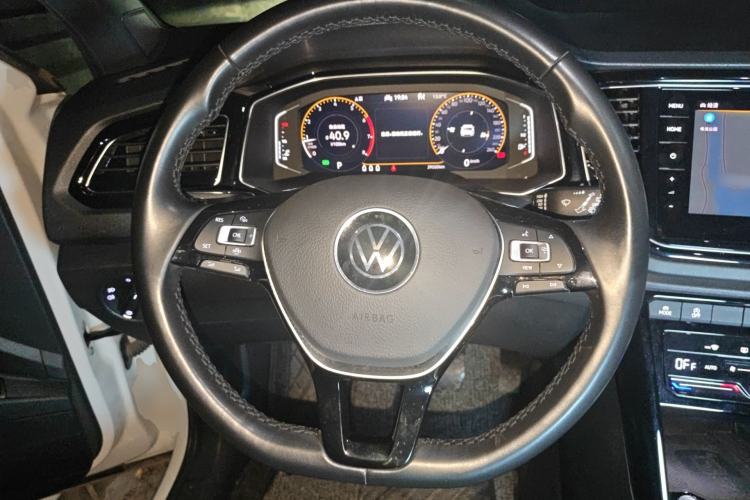 Used Volkswagen T-ROC 2021 280TSI DSG Two-Wheel Drive Luxury Smart Connectivity Version Steering Wheel