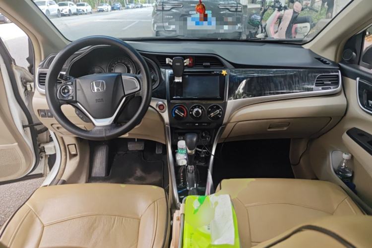 Used Honda Crider 2013 1.8L automatic luxury edition
